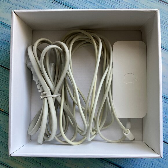 Apple Airport Extreme Base Station Wi-Fi Wireless Router #A1408 - Picture 10 of 10